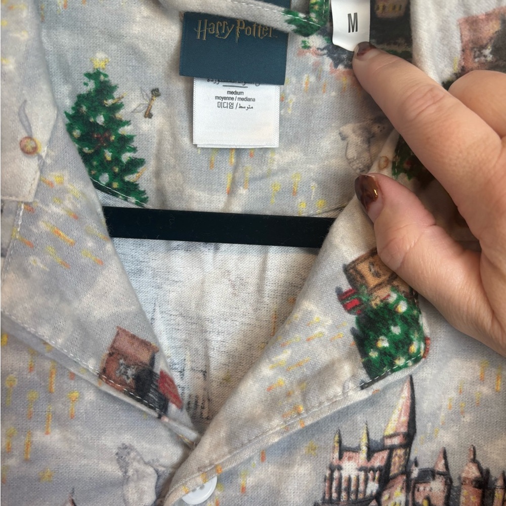 Pottery Barn Teen Harry Potter™ Hogwarts™ Christmas Organic Flannel Pajama Set - Picture 3 of 6